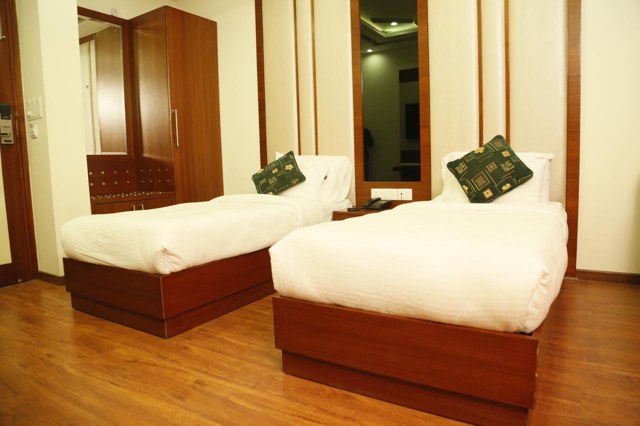 Grand Ffour Hotell New Delhi Exteriör bild